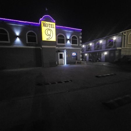Motel 9 Ларедо Екстериор снимка