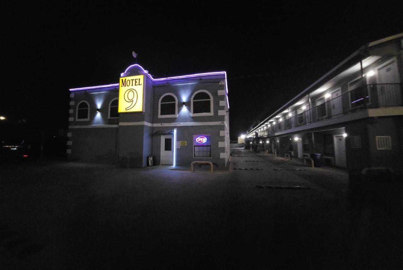 Motel 9 Ларедо Екстериор снимка